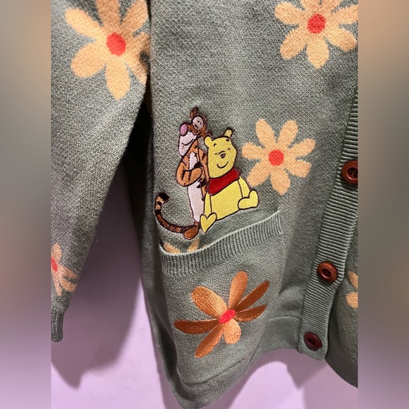 Disney Winnie the Pooh N Friends Floral Women's Cardigan - Picture 7 of 10